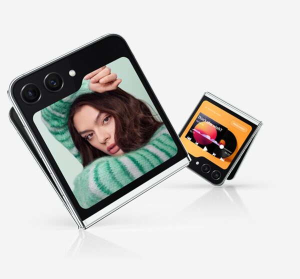 ⁦Galaxy Z Flip5⁩ - الصورة ⁦4⁩
